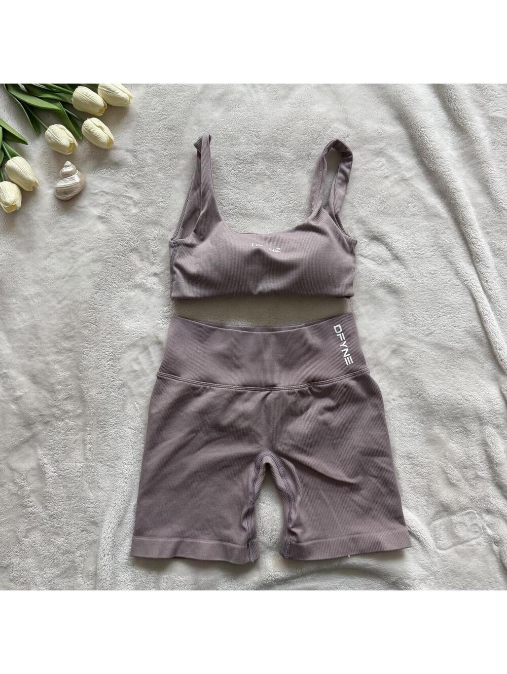 Dfyne matching sports bra + shorts set